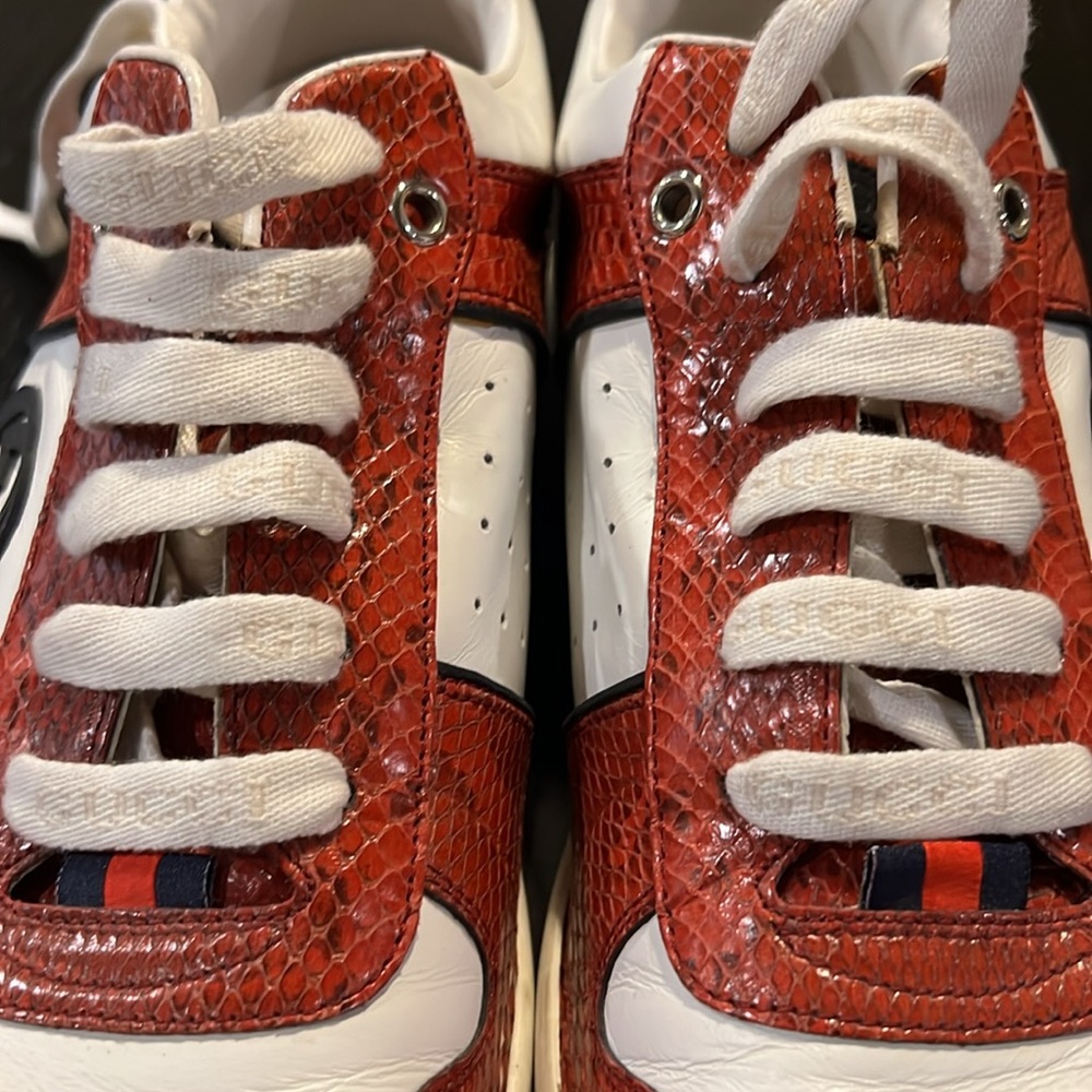 Gucci Interlocking G Logo Red and White Sneakers - Picture 6 of 7